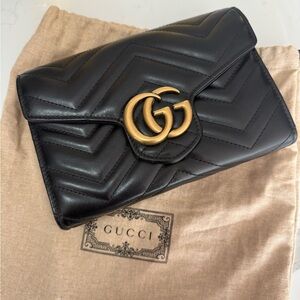 Excellent condition Gucci GG marmont wallet on chain